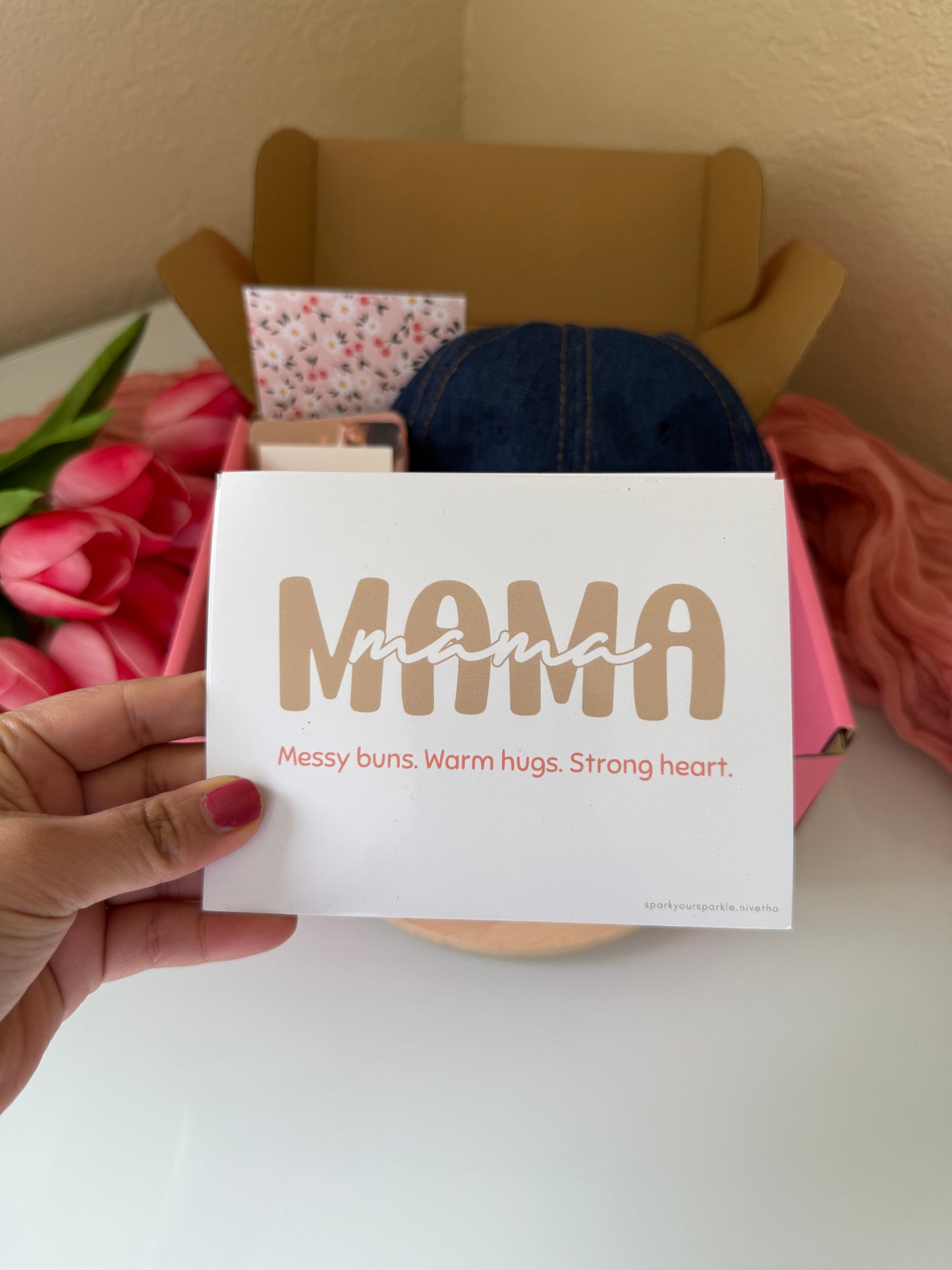 “Love You, Mama” Gift Box